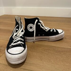 Women’s black converse
